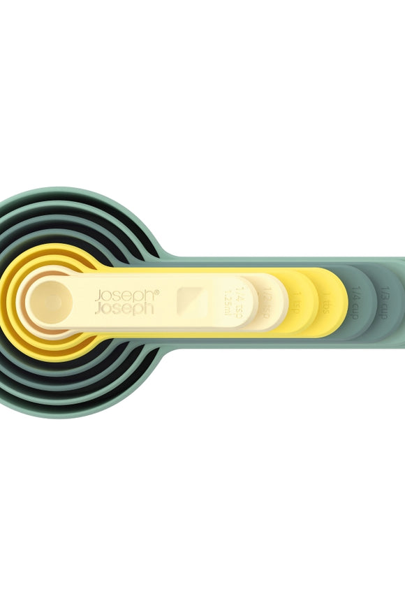 Nesting Measuring Cup Set