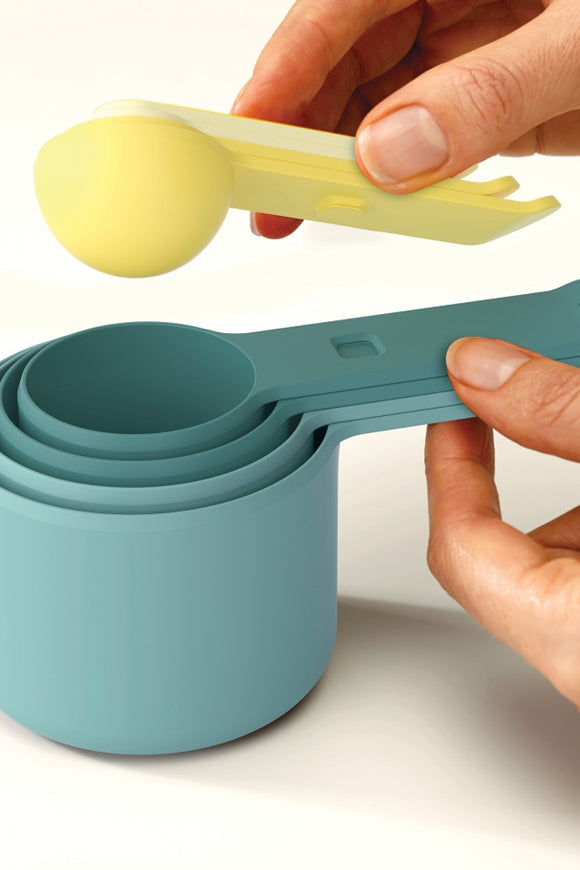 Nesting Measuring Cup Set