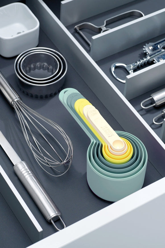 Nesting Measuring Cup Set